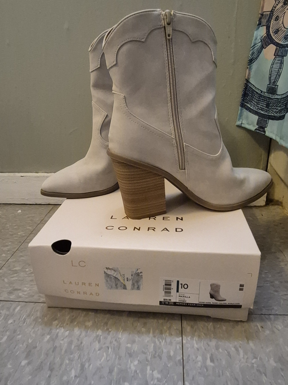 LC Lauren Conrad Light Gray Suede Western Block Heel Ankle Boots